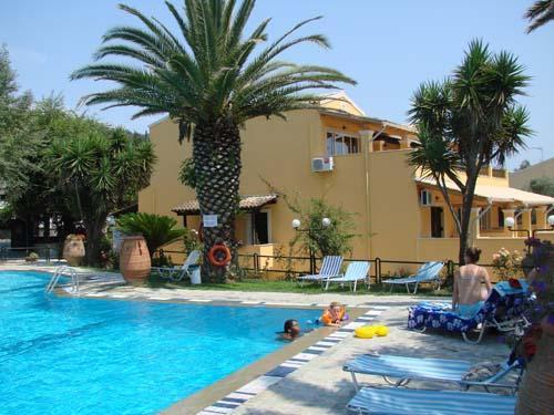 Spiti Nikos 3* Danilia