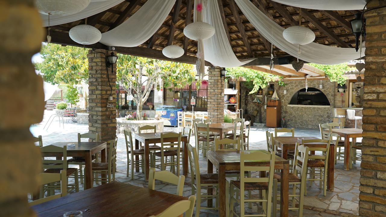 Spiti Nikos 3* Danilia